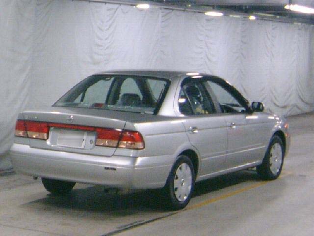 Nissan sunny ex saloon