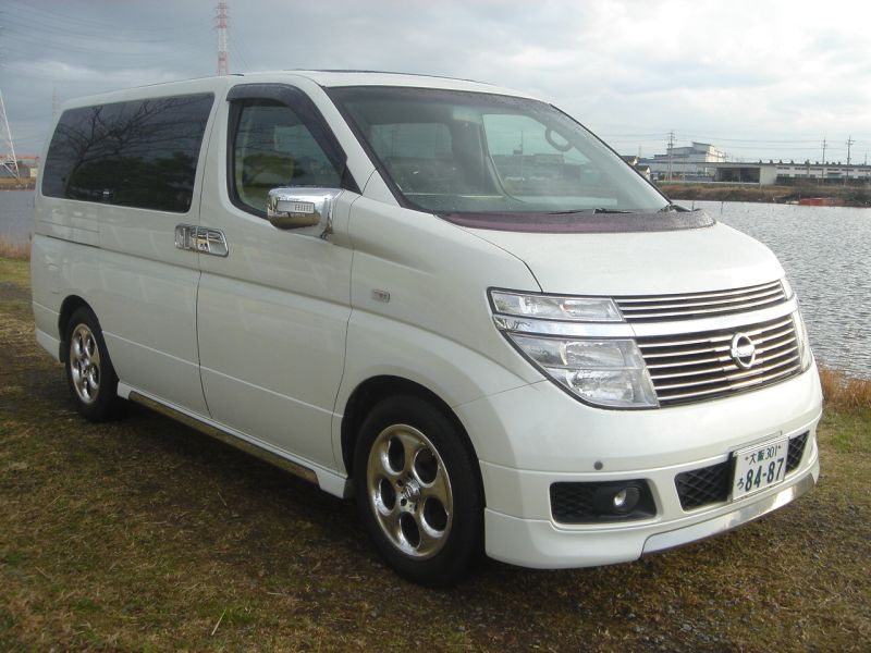 Nissan elgrand 2003