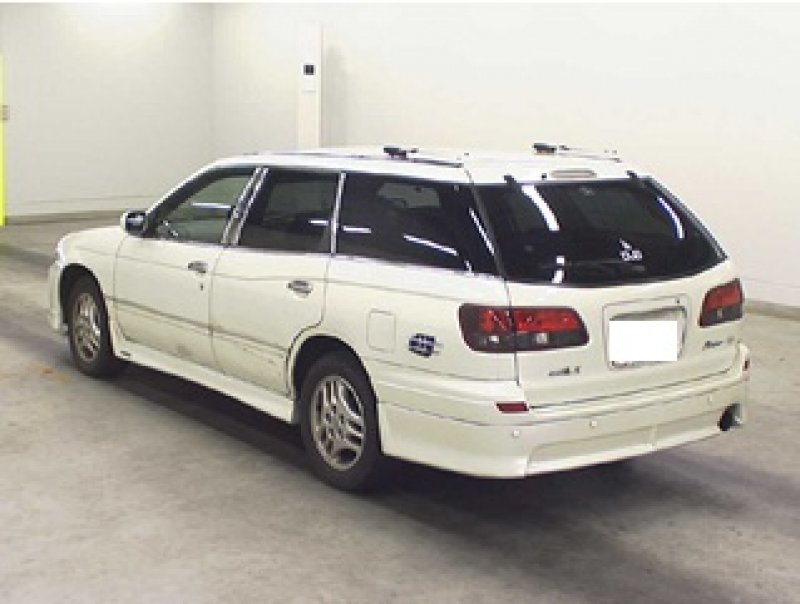 Nissan avenir 2000