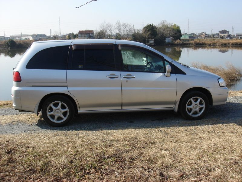 Nissan prairie liberty