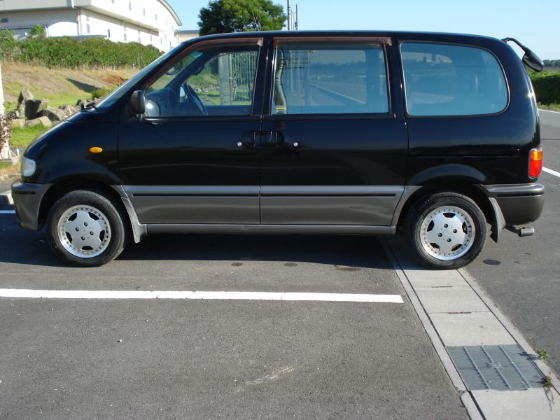 Nissan serena 1998