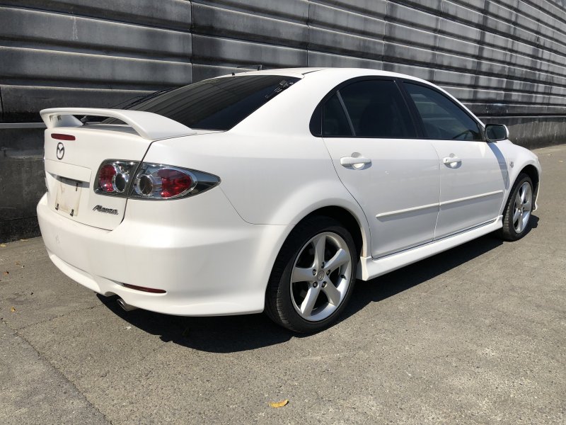 Mazda atenza 2003