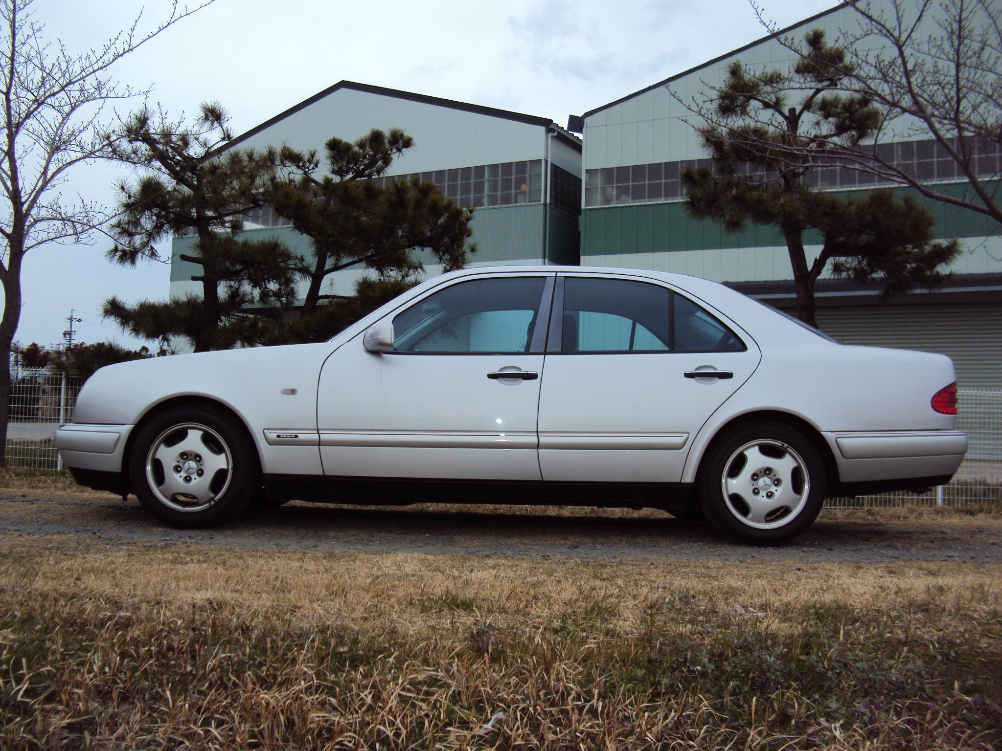 MercedesBenz E320 AVANTGARDE, 1999, used for sale