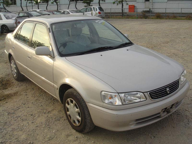 Toyota xe saloon