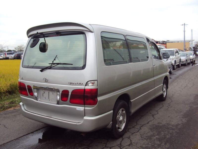 Toyota granvia ii