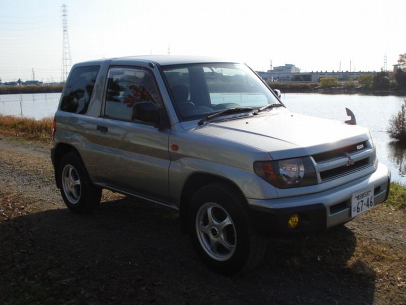Mitsubishi pajero io 1999