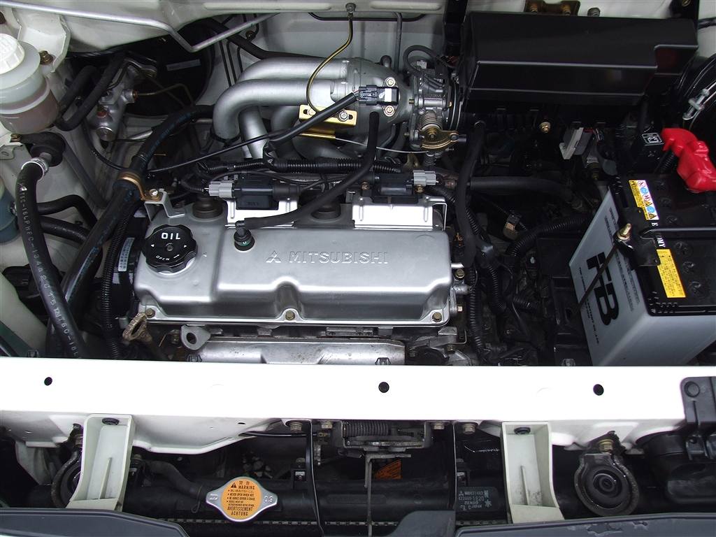 Mitsubishi dingo 2001