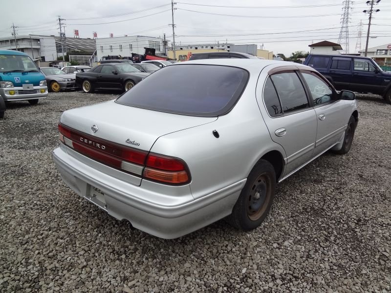 Nissan cefiro 1996
