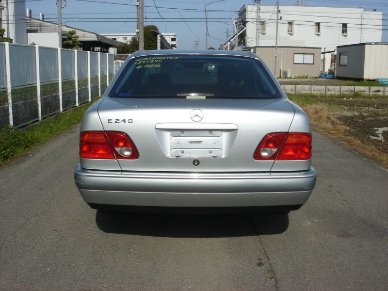E240 мерседес 1999 E240 мерседес 1999