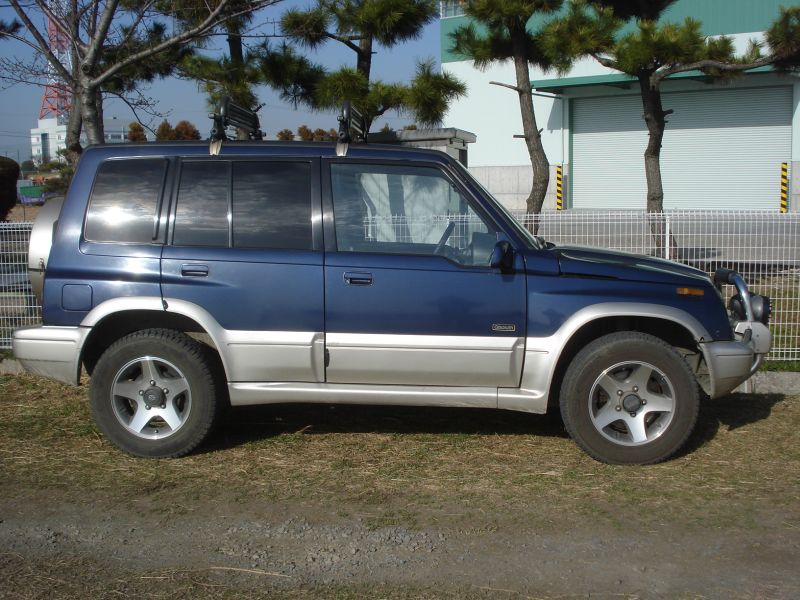 Suzuki escudo td11w