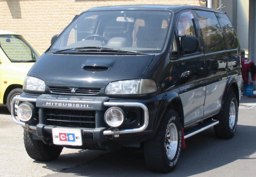 Mitsubishi DELICA SPACE GEAR EXCEED, 1994, used for sale Mitsubishi DELICA SPACE GEAR EXCEED, 1994, used for sale
