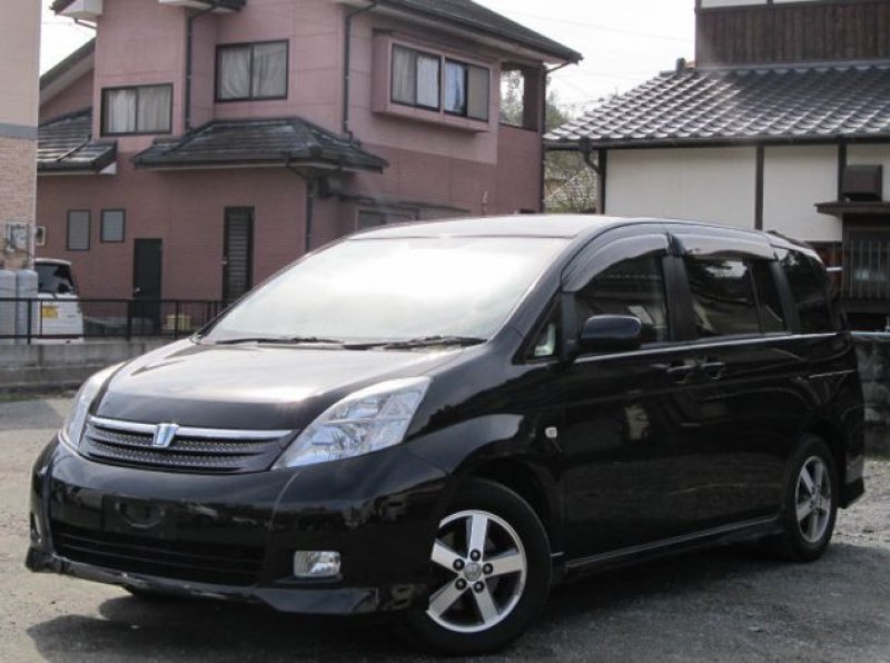Toyota isis 2005