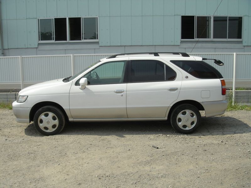Nissan rnessa 1998