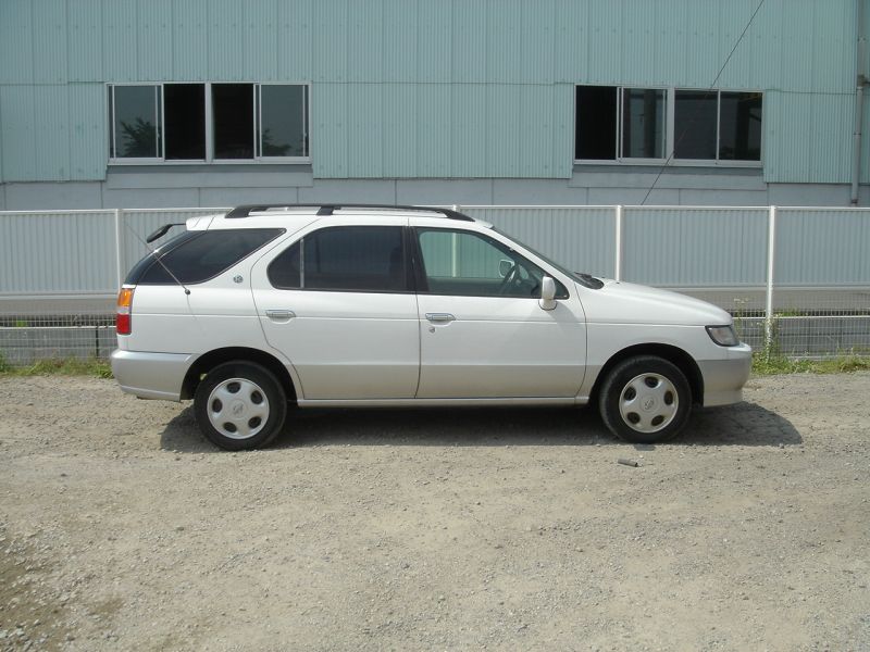 Nissan rnessa 1998