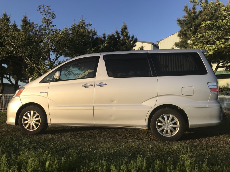 Toyota alphard 4wd