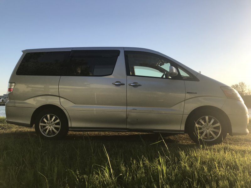 Toyota alphard 4wd
